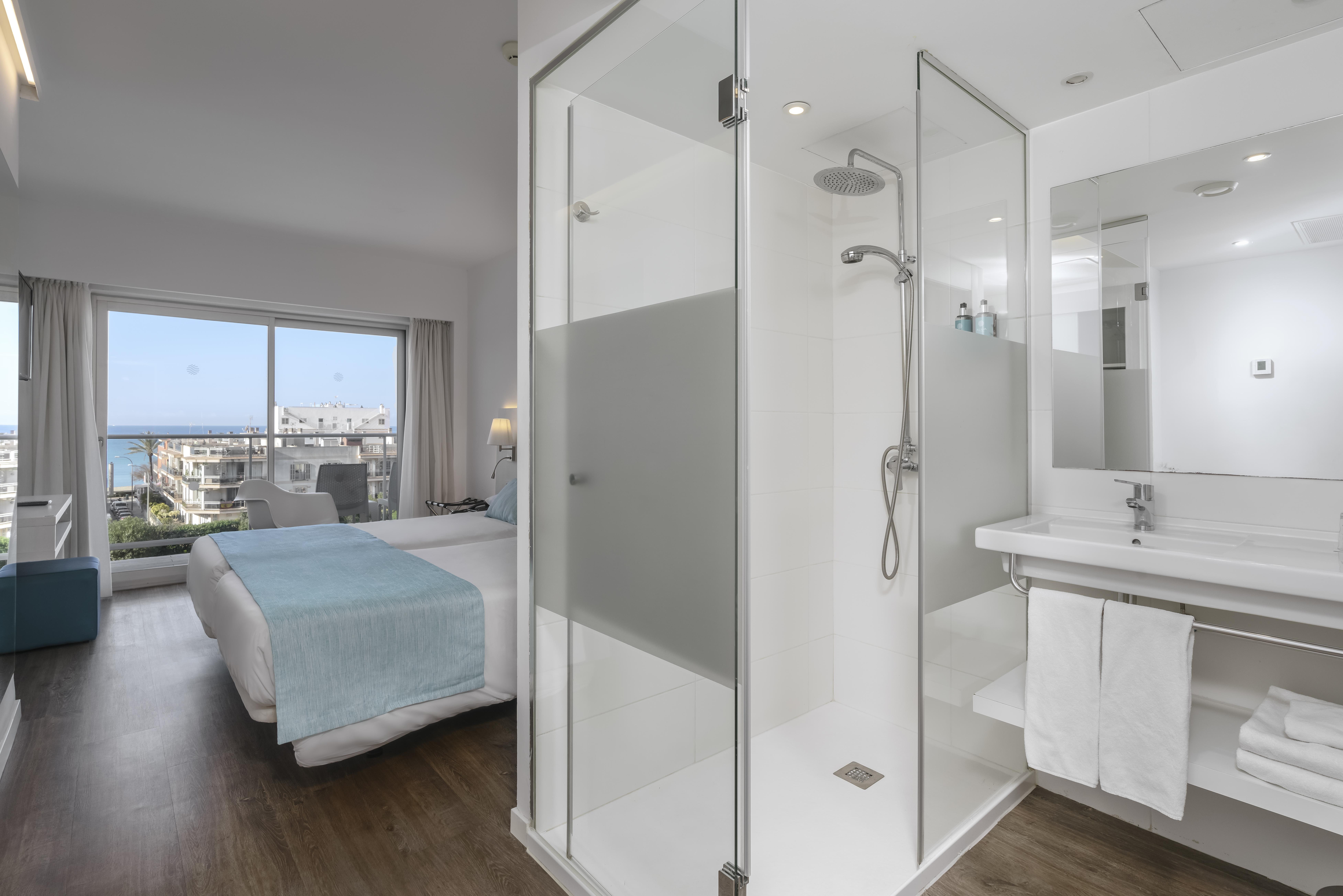 Hotell Alua Leo 4*