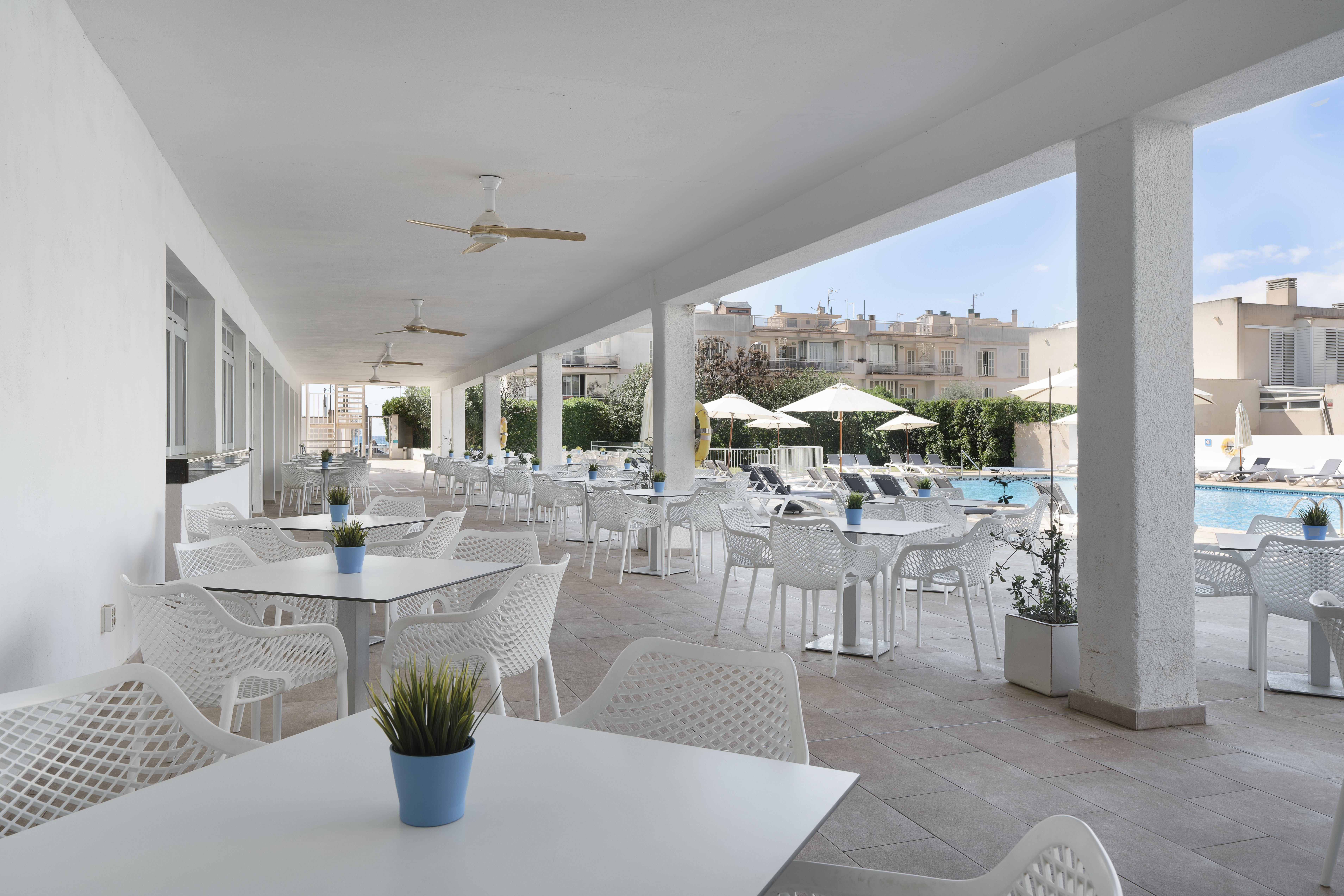 Alua Leo Hotel