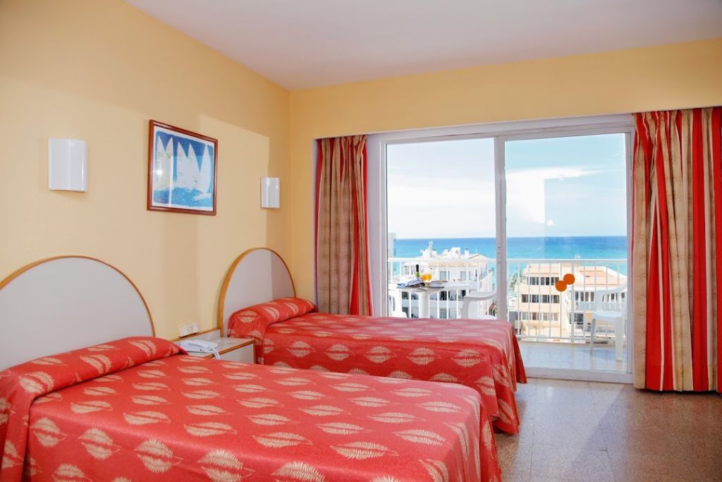 Alua Leo Hotel